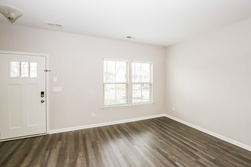 Building Photo - 3724 English Garden Drive
