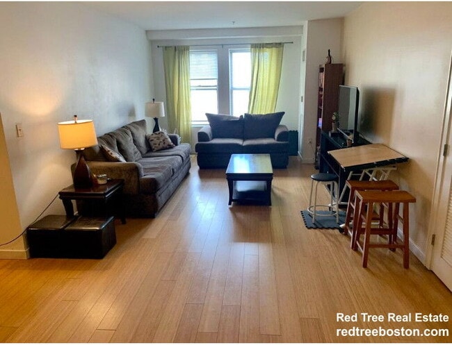 Building Photo - 16 Miner St