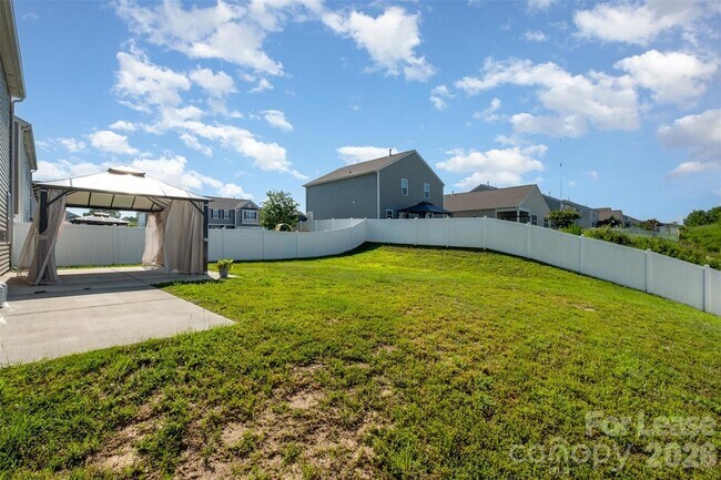 Building Photo - 2407 Sugar Ct SW