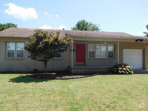 Building Photo - 3 bedroom House