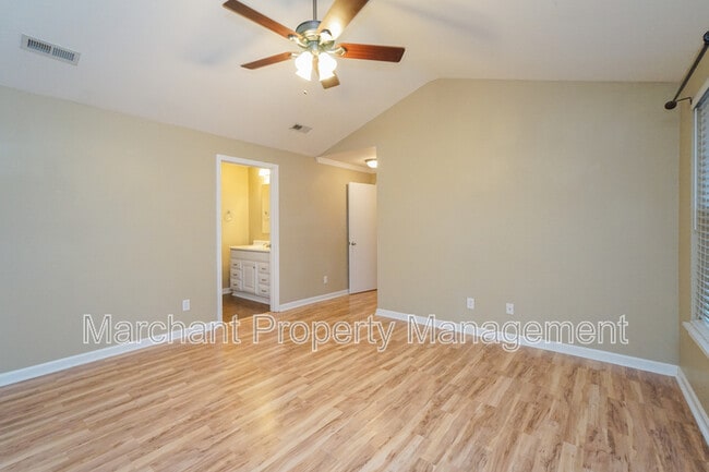 Building Photo - 717 Bennett St