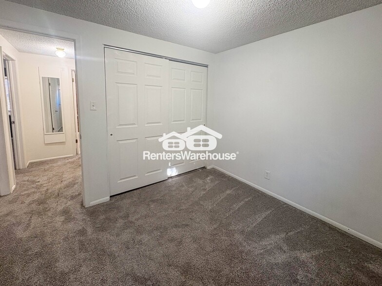 Building Photo - 632 E 116th Ave