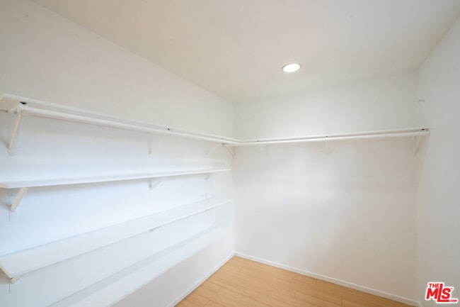 Building Photo - 339 Newland St