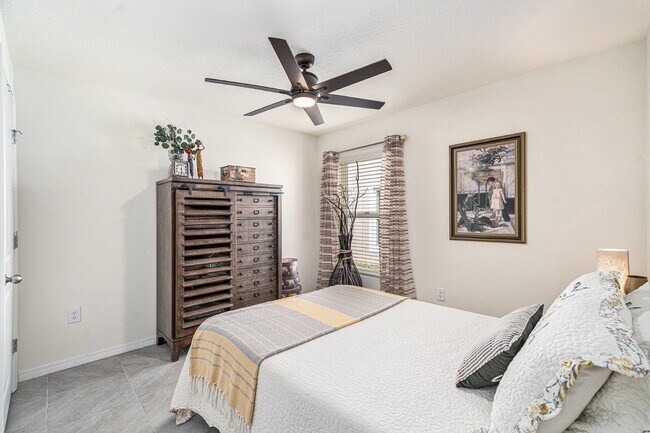 Building Photo - 38271 Sonnet Landing Ave