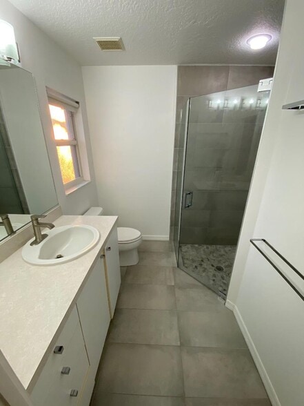 Building Photo - 4217 Malden Dr