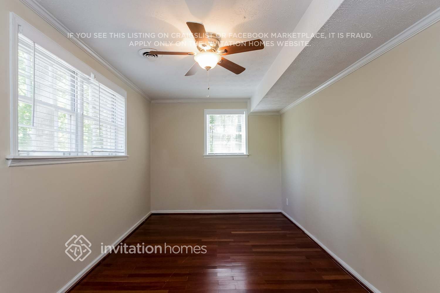 Building Photo - 215 Simpson Dr NE