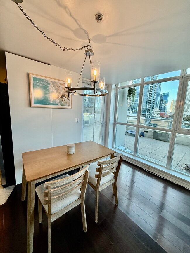 Building Photo - 1431 Pacific Hwy