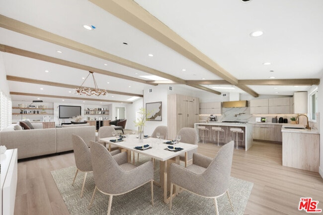 Building Photo - 1190 Bienveneda Ave