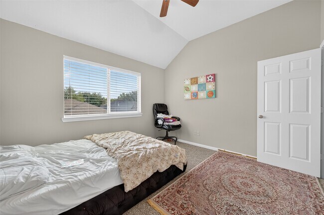 Building Photo - 12731 Heather Landing Ln