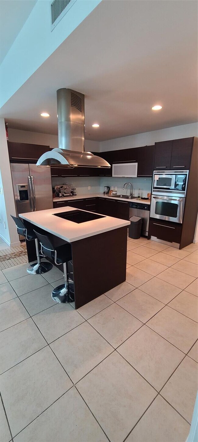 Building Photo - 7928 East Dr