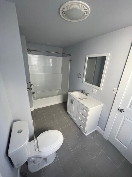 Building Photo - 49 Vine St