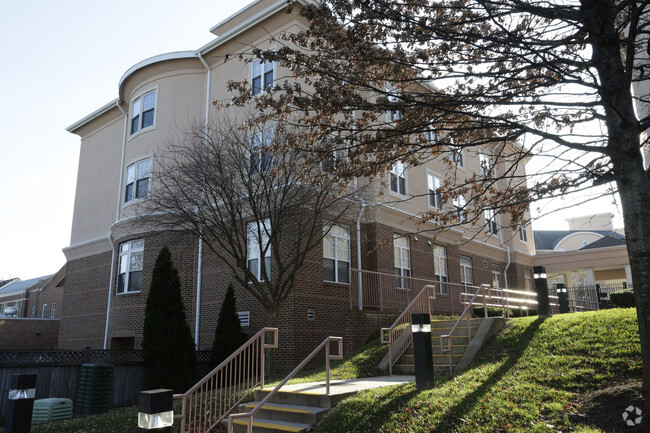 Building Photo - Herndon Harbor House