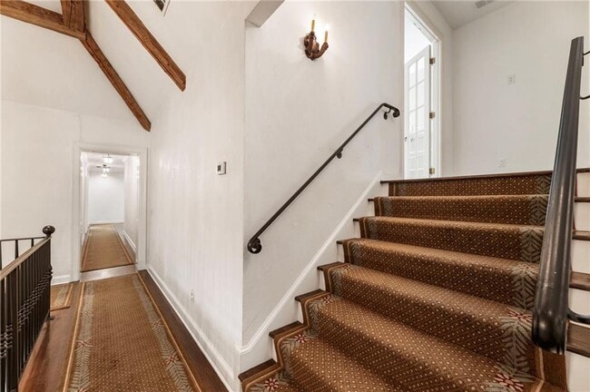 Building Photo - 2485 W Wesley Rd NW