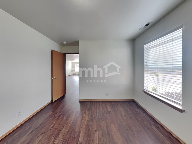 Building Photo - 1110 Boatman Ave NW