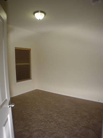 Building Photo - 209 Bird Creek Dr