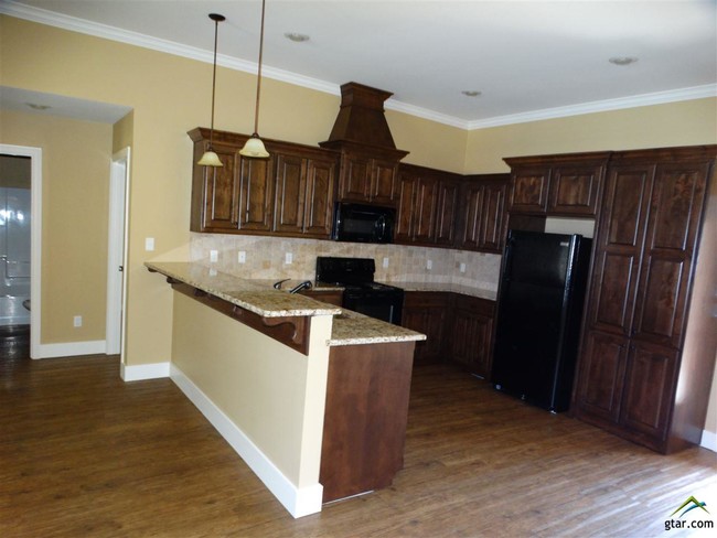 Building Photo - 5056 Shiloh Village Dr