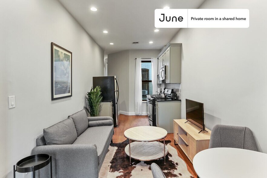 Building Photo - Private bedroom in 4 bed/1 bath Home