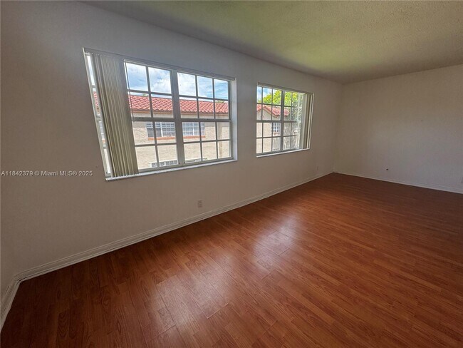 Building Photo - 334 SW 86th Ave