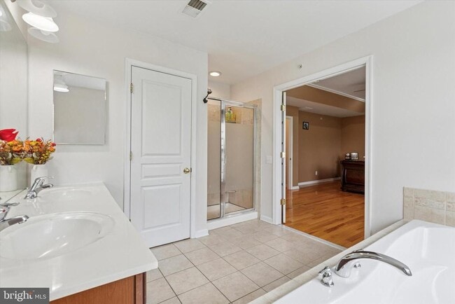 Building Photo - 2136 Sugar Maple Ln