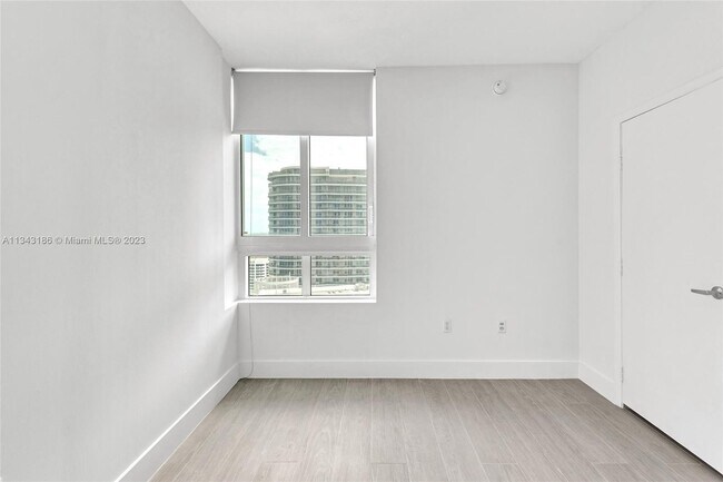 Building Photo - 1900 N Bayshore Dr