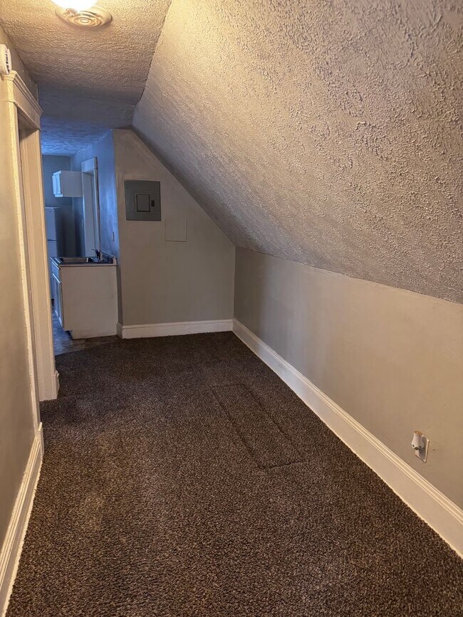 Building Photo - 10707 Hampden Ave