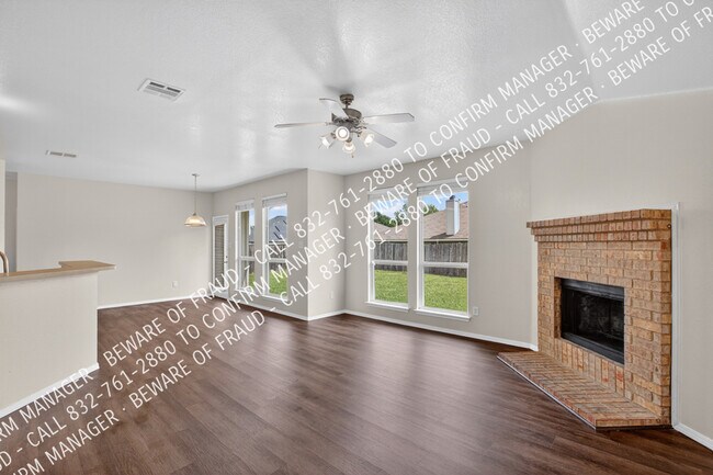 Building Photo - 2816 Blue Heron Dr