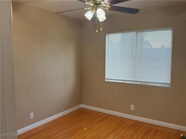 Building Photo - 6997 Acorn Ct