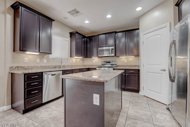 Building Photo - 1067 Fish Pond Ave