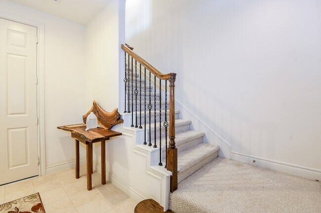 Building Photo - 9127 Harbor Hills Dr