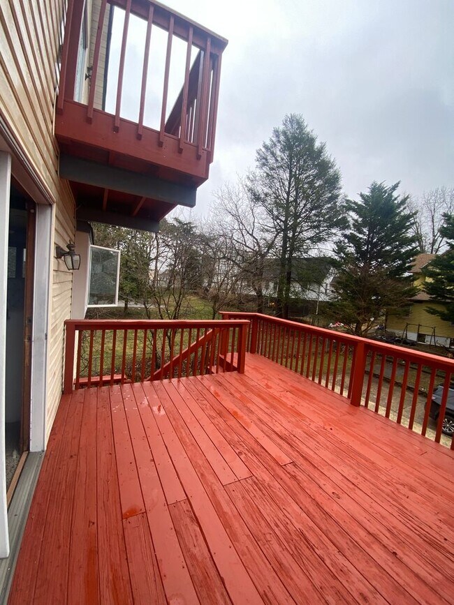 Building Photo - 233 S State Rd