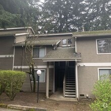 Building Photo - Ground Floor 1 Bedroom In Unit W/D Walk ou...