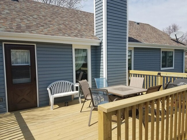 Building Photo - Beautiful Home For Rent on Cul-de-Sac with Huge Fenced Backyard