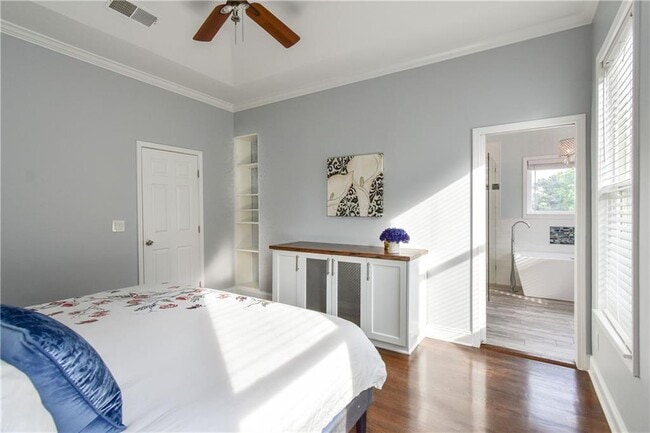 Building Photo - 2401 Inverloch Cir