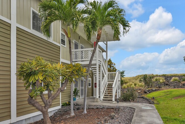 Building Photo - Top-Floor 2BD/2BA Seascape Condo – Renovat...