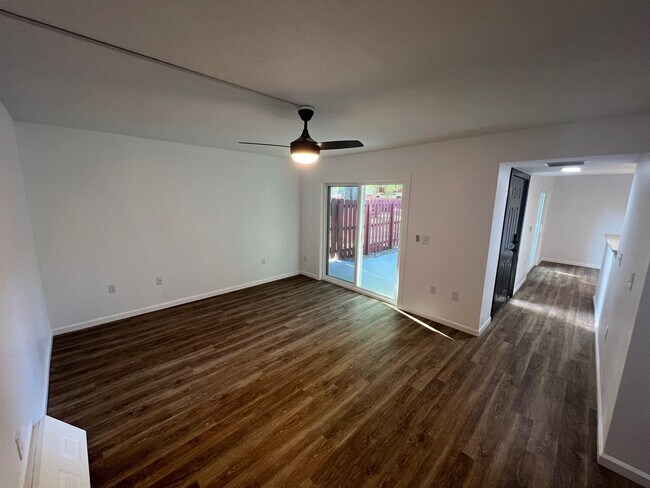Building Photo - 48 Piney Branch Way