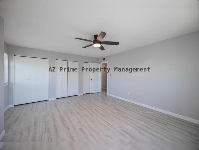 Building Photo - 4403 E Riverside St