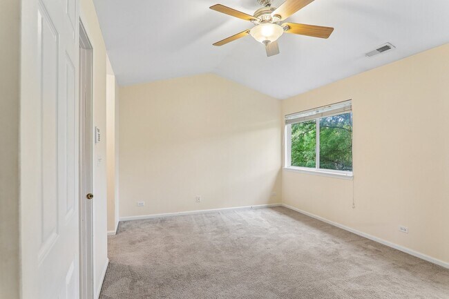Building Photo - 984 Park Hill Cir