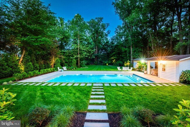 Building Photo - 5600 Brite Dr