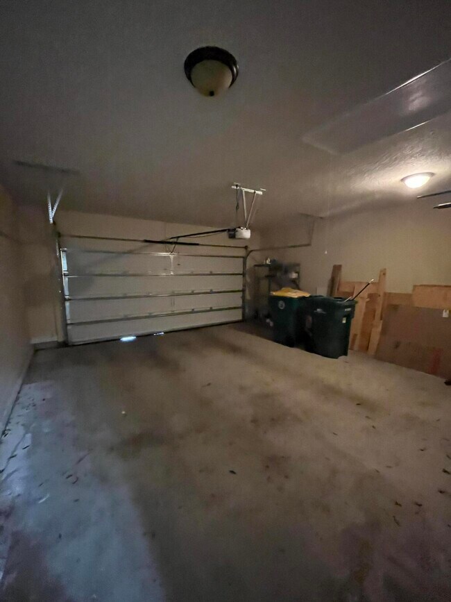 Building Photo - 808 Pine Alley St