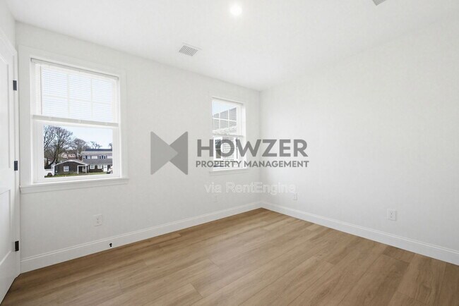 Building Photo - 24 Crocker St