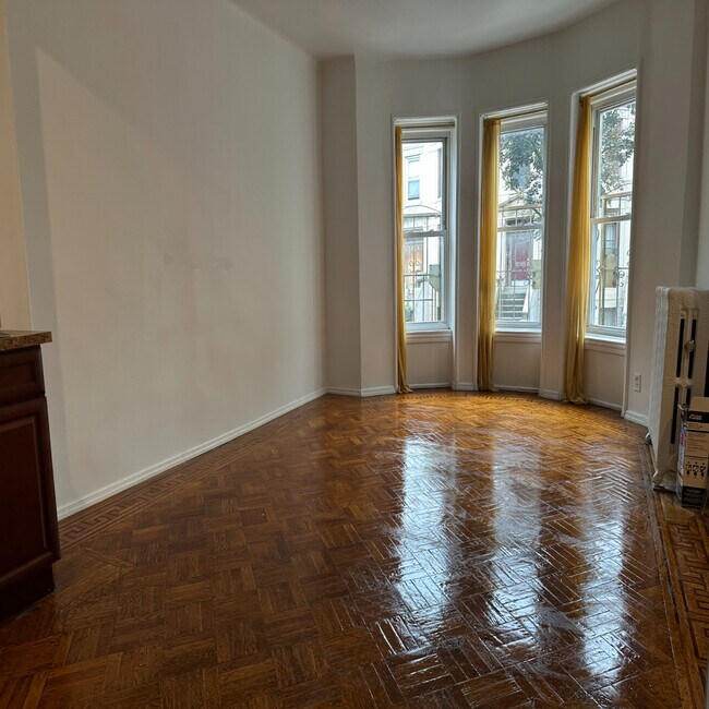 Building Photo - 10 Parkside Ct