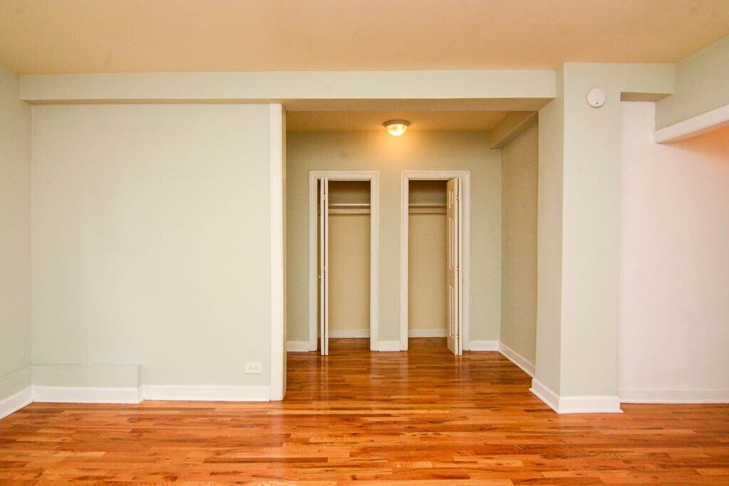 Building Photo - 1352 N Dearborn St