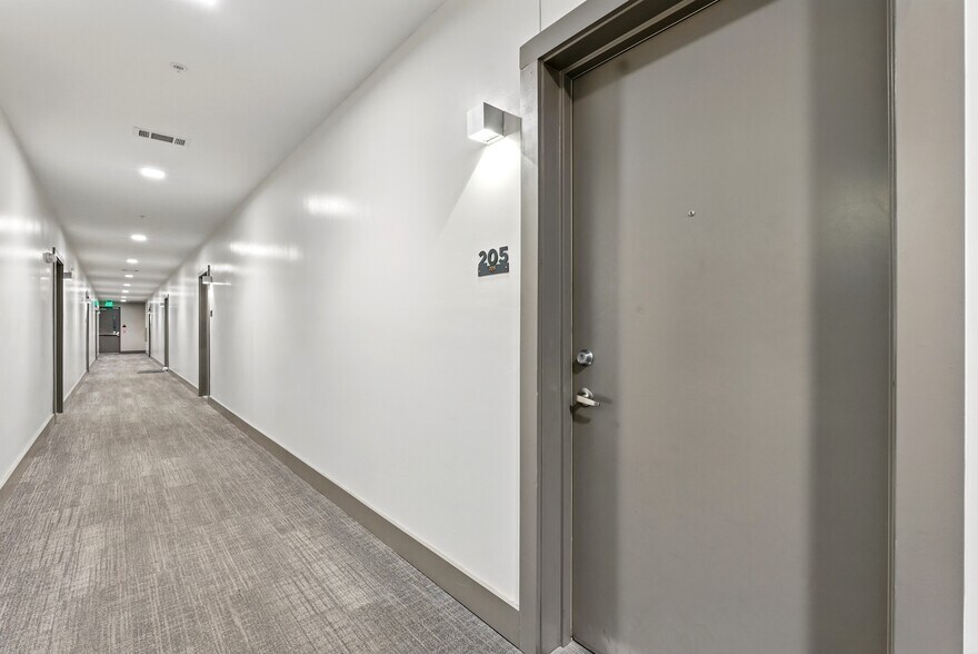 Building Photo - 1260 Martin St