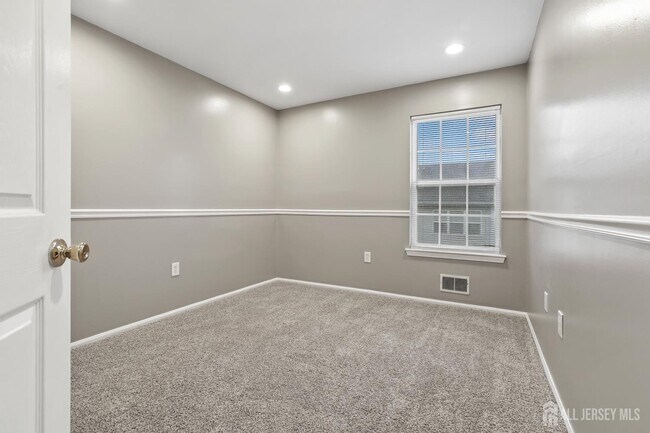 Building Photo - 1707 Ridgeview Ct