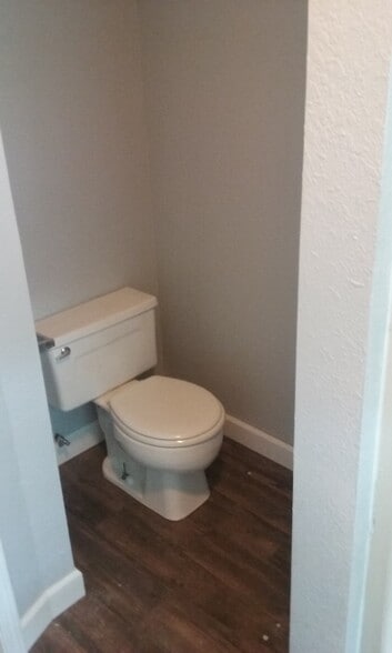 Building Photo - 1513 W Veterans Pkwy