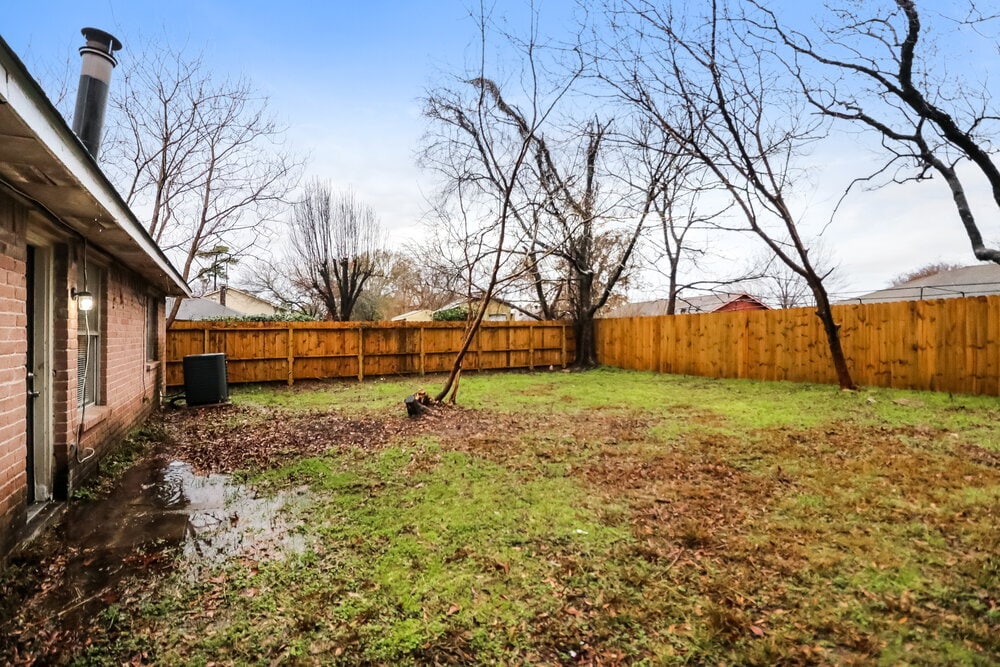 Building Photo - 14871 Shottery Dr