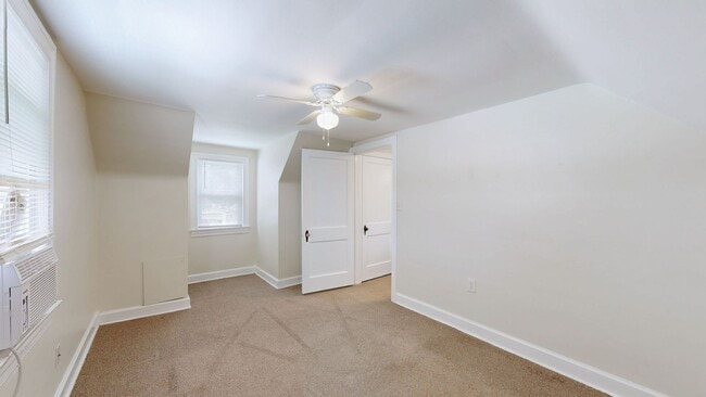 Building Photo - Newly Renovated 2 Bed/1 Bath Home in Camp Taylor