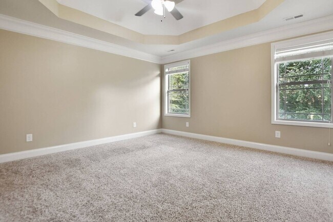 Building Photo - Three Bedroom in Magnolia Place!