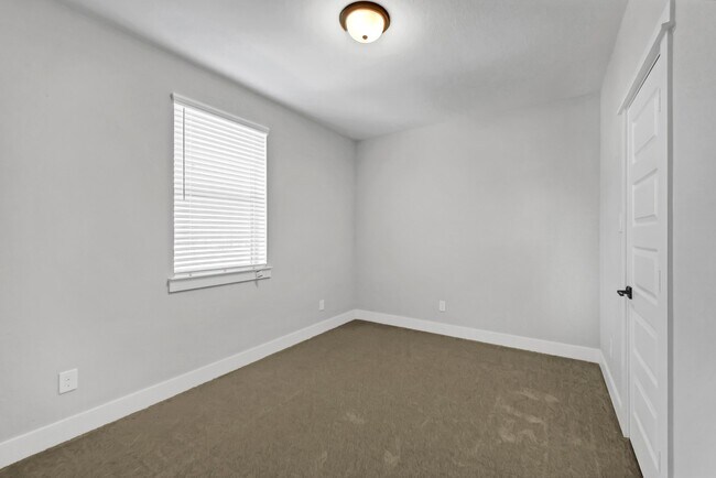 Building Photo - 10972 Swang Link Dr