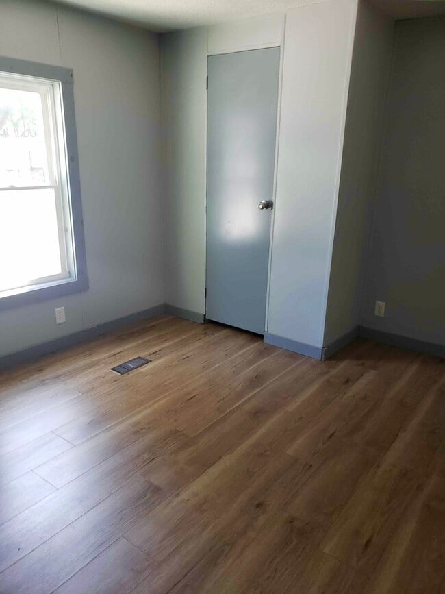 Building Photo - Olney Mobile Home Park